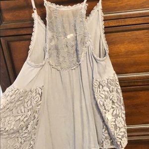 Detailed lace, grey halter top